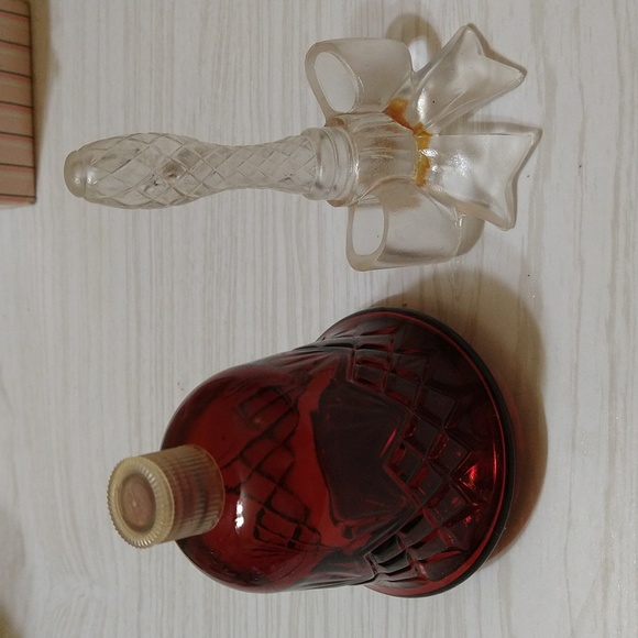 Vintage 1975 Avon Crystal Song Bell - Picture 4 of 6